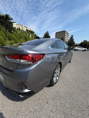 Hyundai Sonata-13