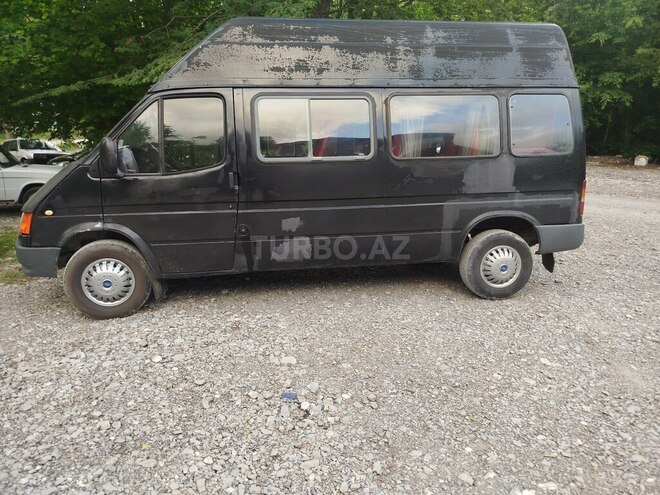 Ford Transit-5