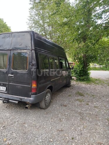 Ford Transit-6