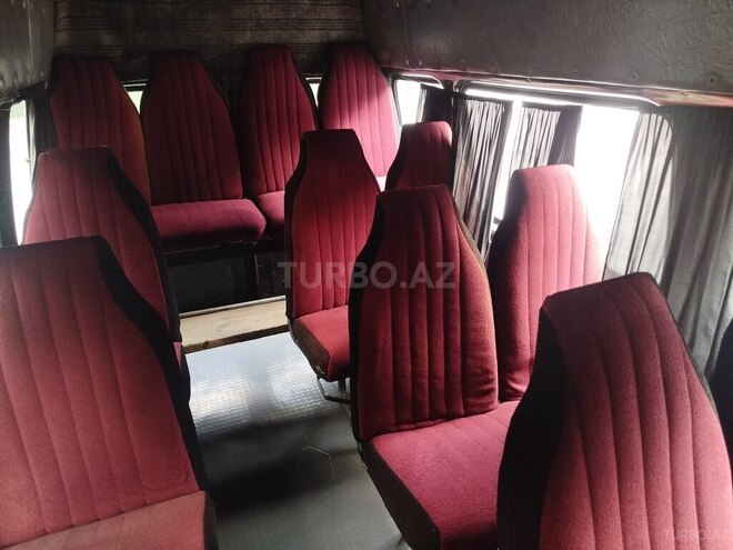 Ford Transit-8
