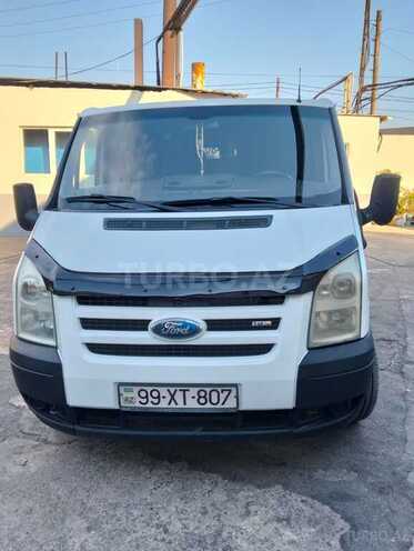Ford Transit-1