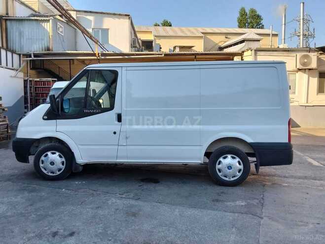 Ford Transit-3