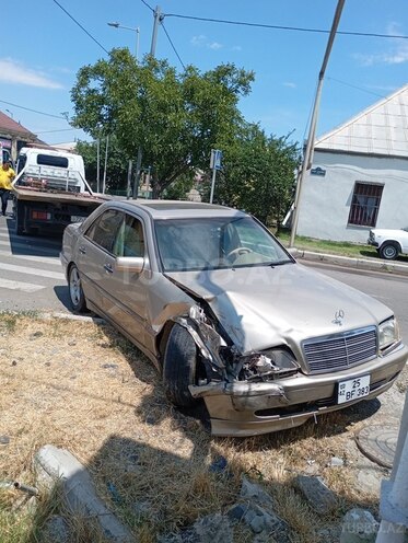 Mercedes C 230-1