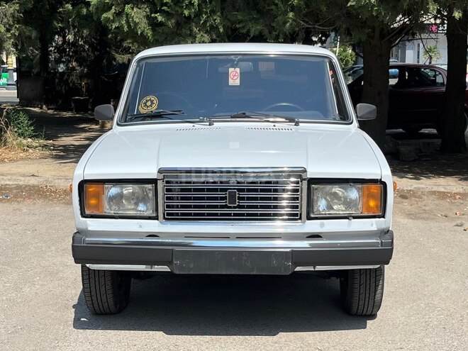 LADA (VAZ) 2107-1