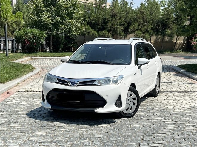 Toyota Corolla Fielder-1