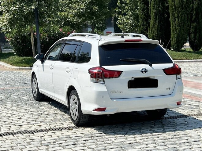 Toyota Corolla Fielder-8