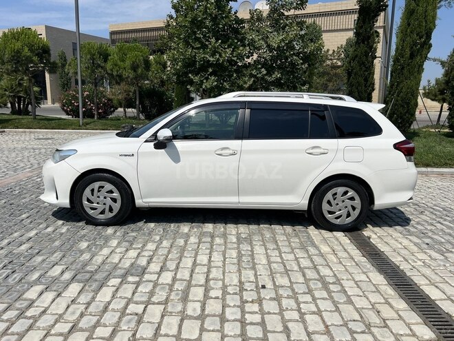 Toyota Corolla Fielder-5