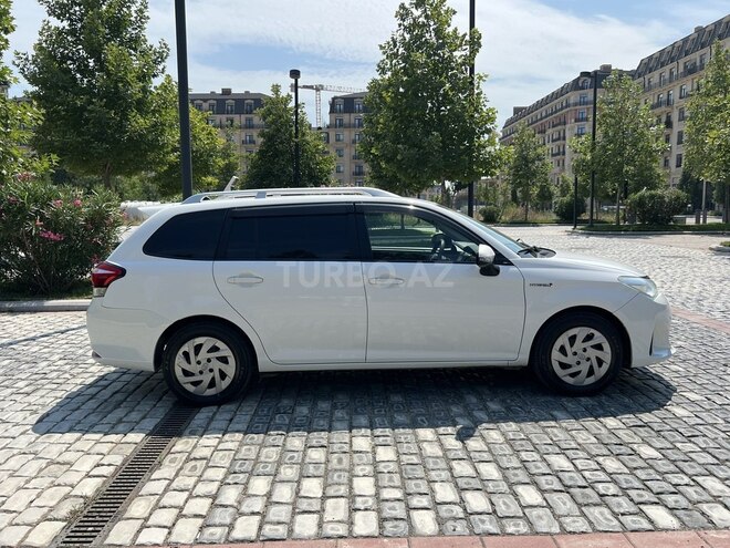 Toyota Corolla Fielder-6