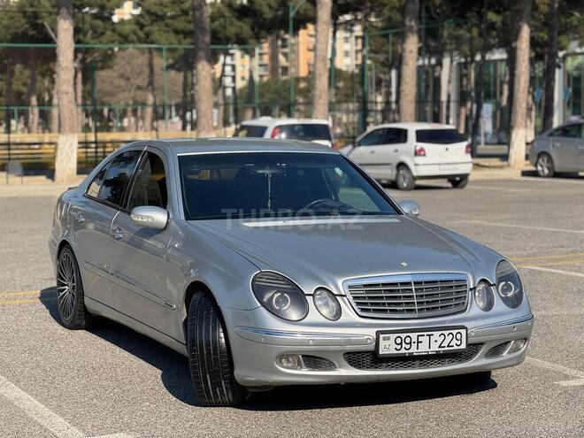 Mercedes E 270-6