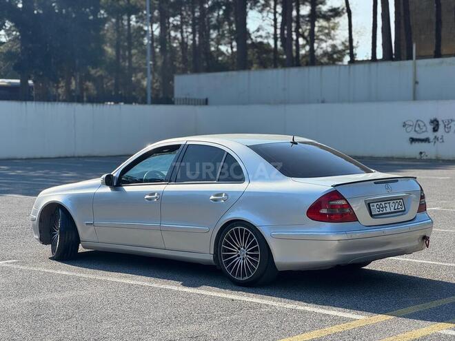 Mercedes E 270-4