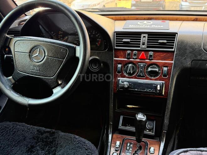 Mercedes C 240-11