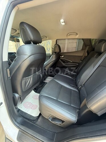 Hyundai Santa Fe-13
