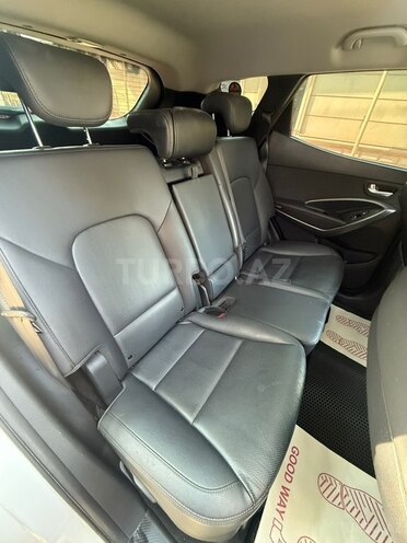Hyundai Santa Fe-14