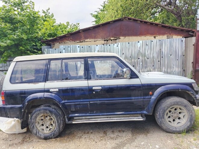 Mitsubishi Pajero-5
