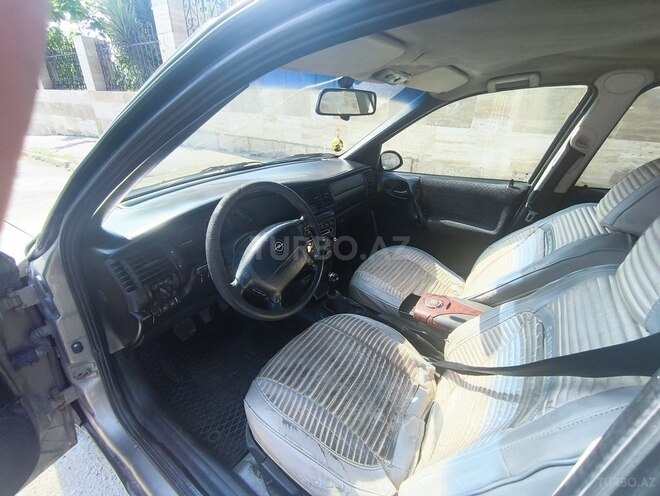 Opel Vectra-6