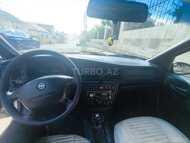 Opel Vectra-7
