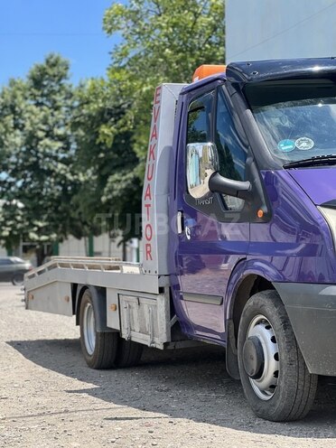 Ford Transit-8
