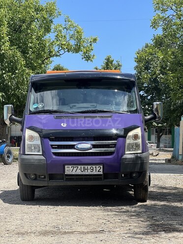 Ford Transit-1