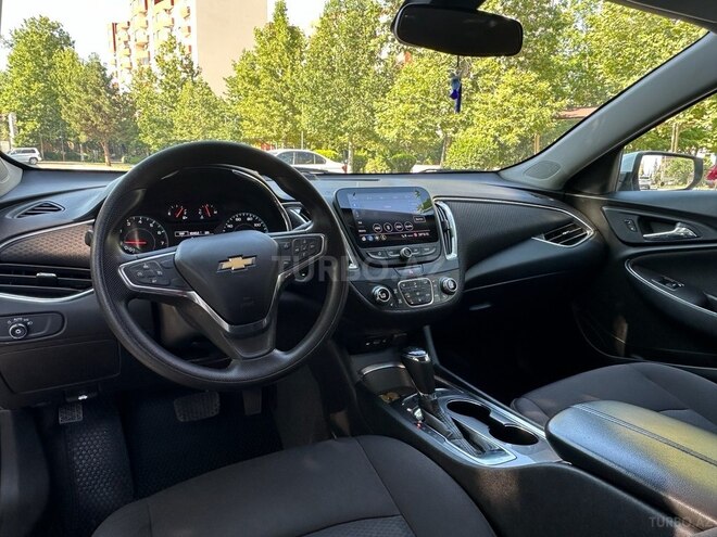 Chevrolet Malibu-9