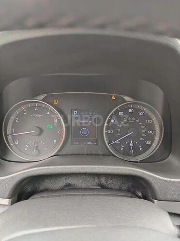 Hyundai Elantra-6