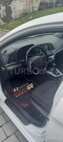 Hyundai Elantra-10