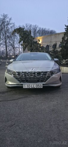 Hyundai Elantra-1