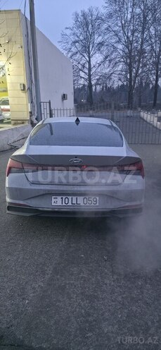 Hyundai Elantra-2