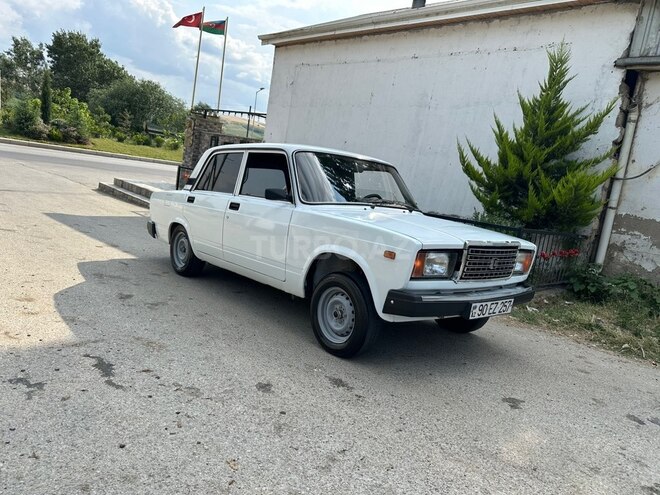 LADA (VAZ) 2107-2