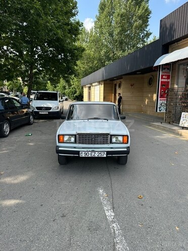 LADA (VAZ) 2107-1