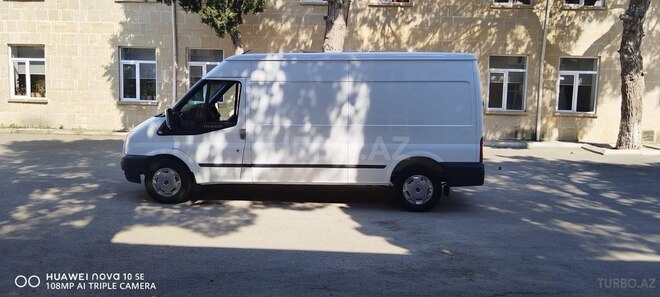 Ford Transit-4