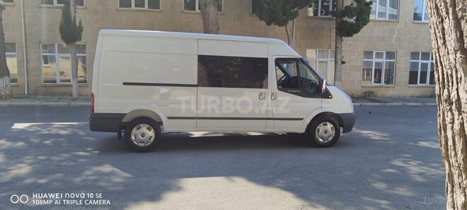 Ford Transit-14