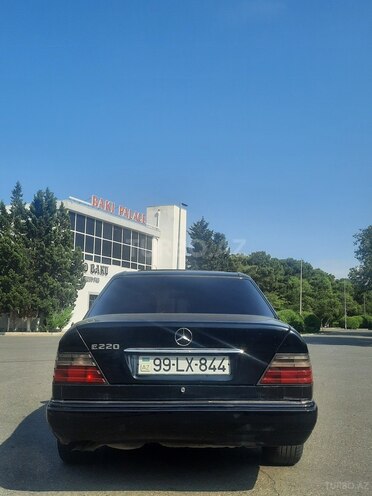 Mercedes E 220-6