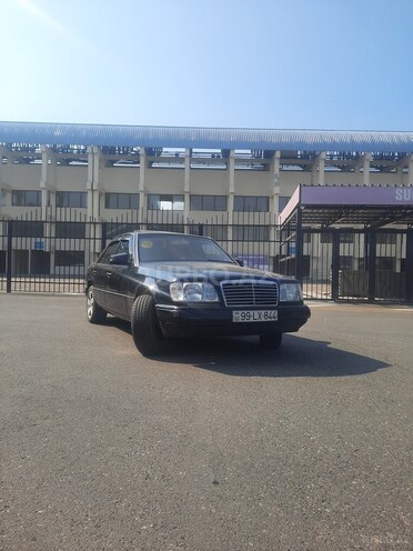 Mercedes E 220-2