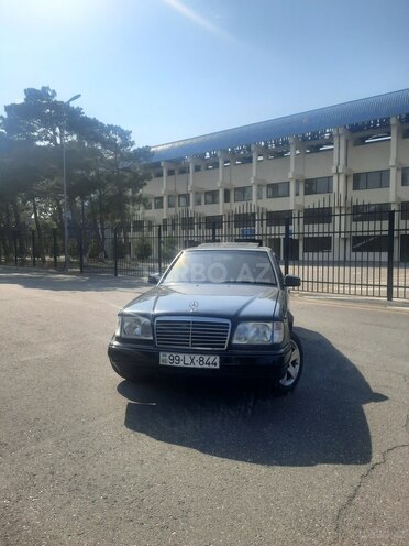 Mercedes E 220-4
