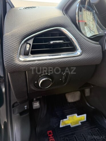 Chevrolet Cruze-10