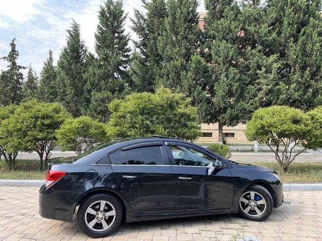 Chevrolet Cruze-12