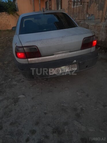 Opel Omega-2