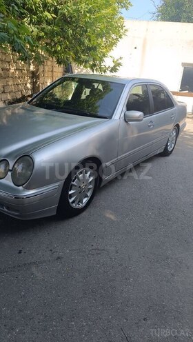 Mercedes E 320-2