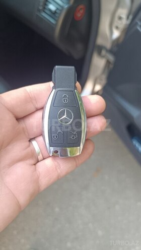 Mercedes E 320-5