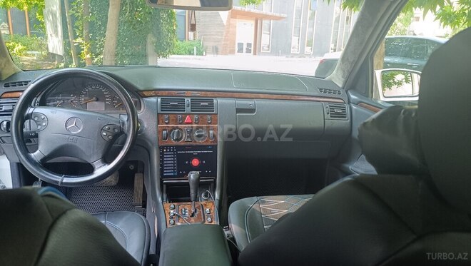 Mercedes E 320-12