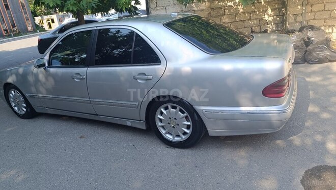 Mercedes E 320-10