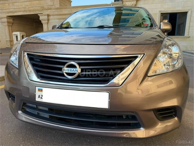 Nissan Versa-1