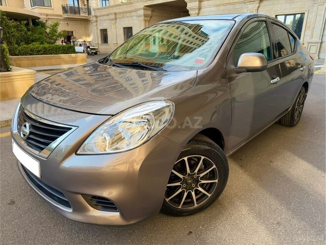 Nissan Versa-5