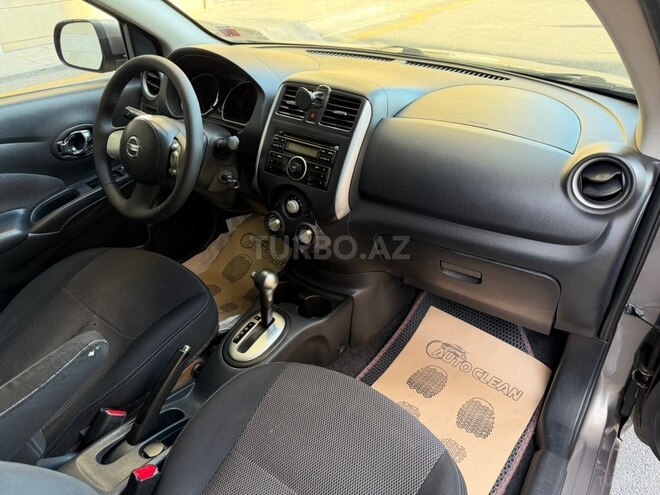 Nissan Versa-13