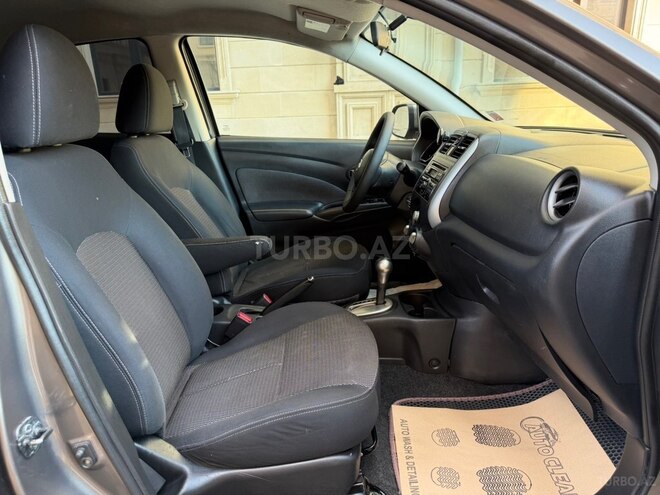 Nissan Versa-14