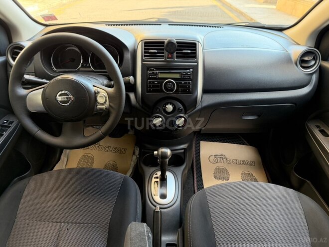 Nissan Versa-12