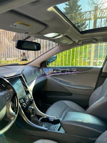 Hyundai Sonata-15