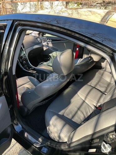 Hyundai Sonata-12