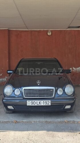 Mercedes E 200-1
