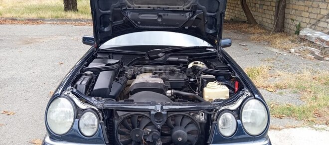 Mercedes E 200-7